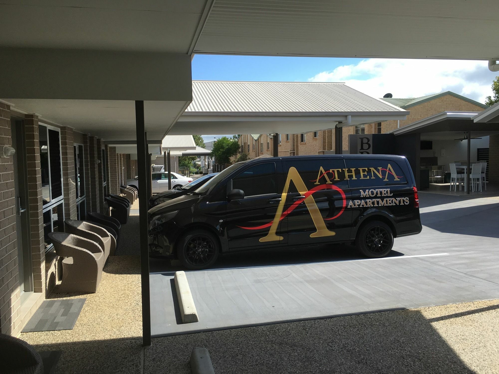 טוומבה Athena Motel Apartments מראה חיצוני תמונה