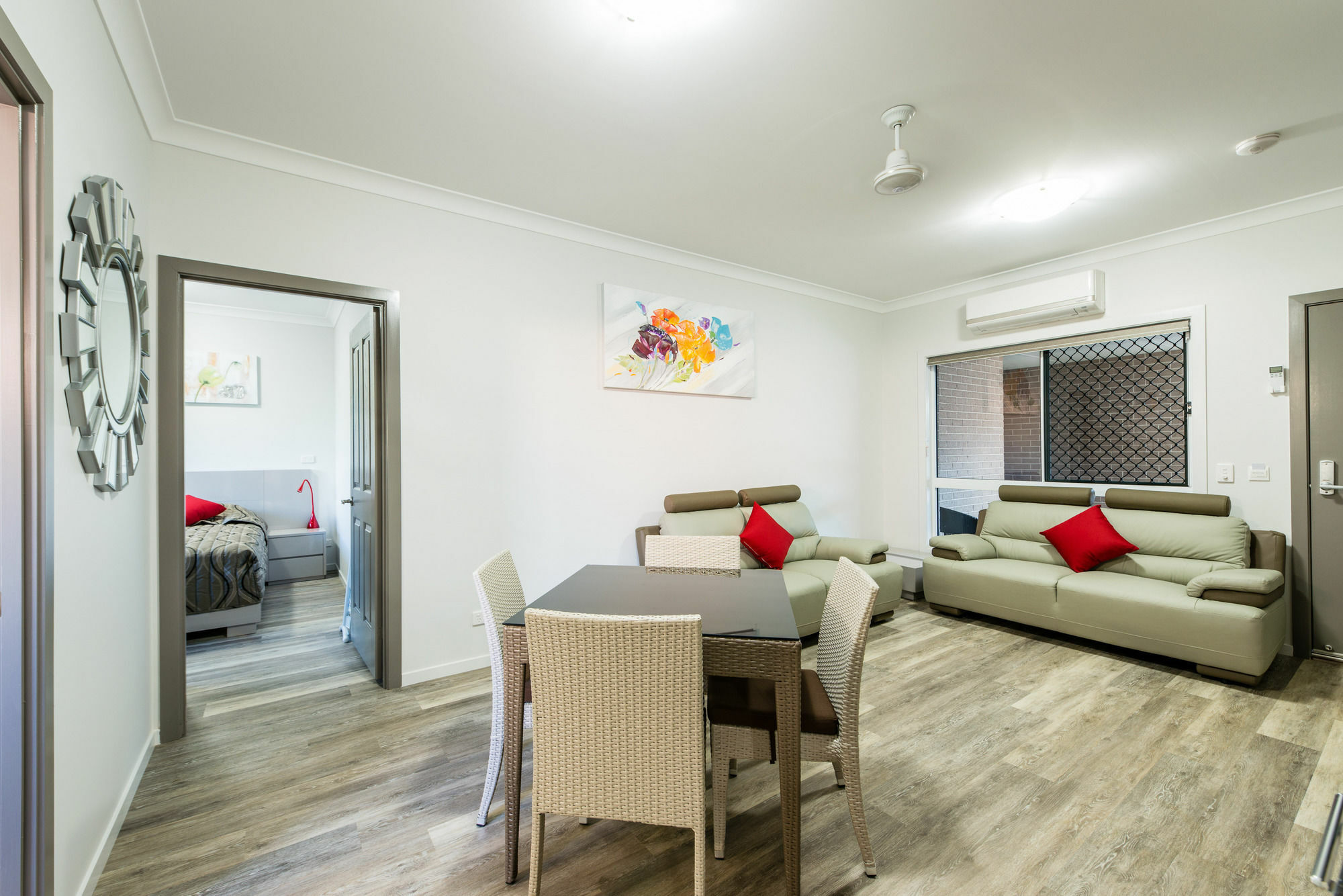 טוומבה Athena Motel Apartments מראה חיצוני תמונה